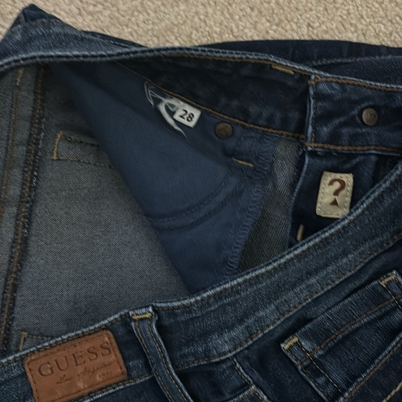 Guess Dark Wash Jeans - Picture 3 of 4